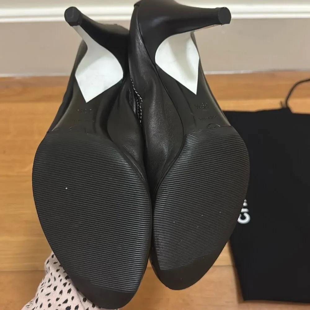 Chanel Vintage Black Leather White CC Logo Elastic Pumps size 39.5